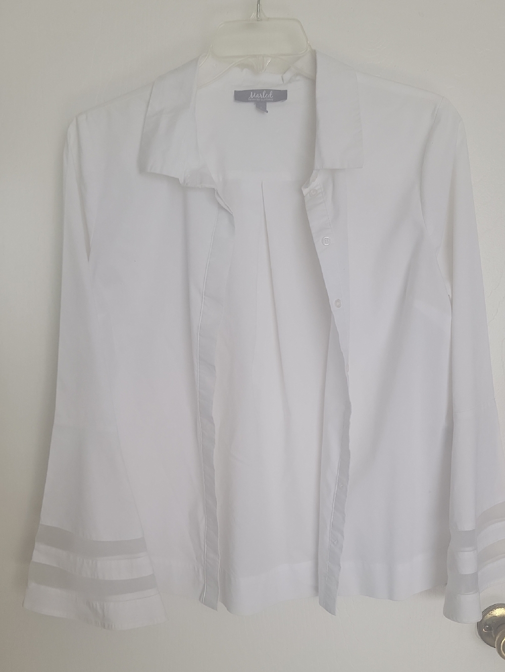 Marled White Button-Down Shirt with Stripe Cuffs
